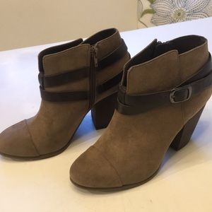 Women’s suade boots